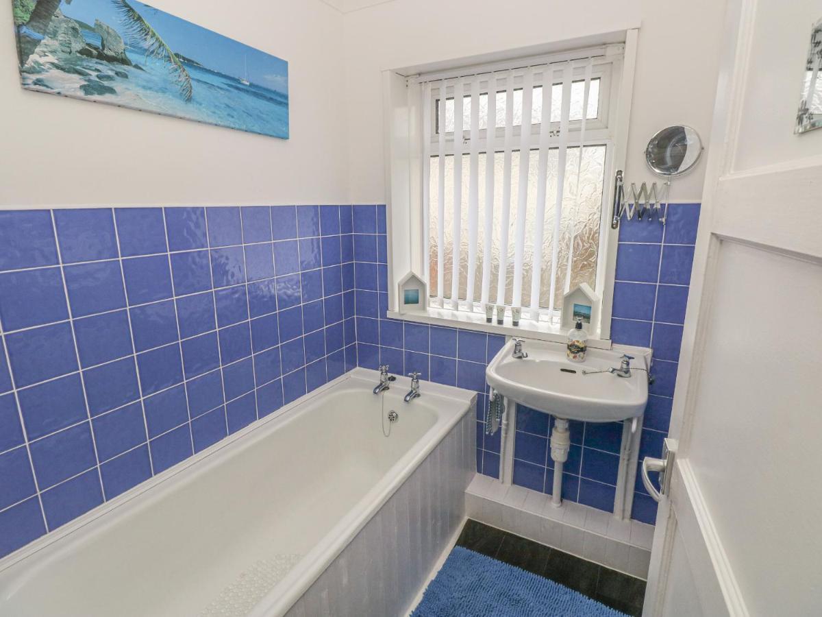 Cwtch Ar Y Mor Villa Burry Port Bagian luar foto